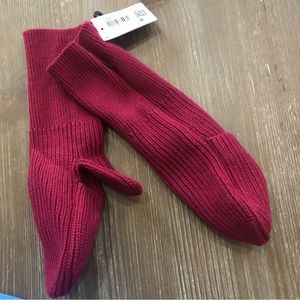 NWT $55 Lululemon Ribbed Merino Wool Blend Knit Mittens Fuscia XS/S